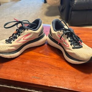 Brooks Women's Athletic Shoes - Cream and Pink Accents